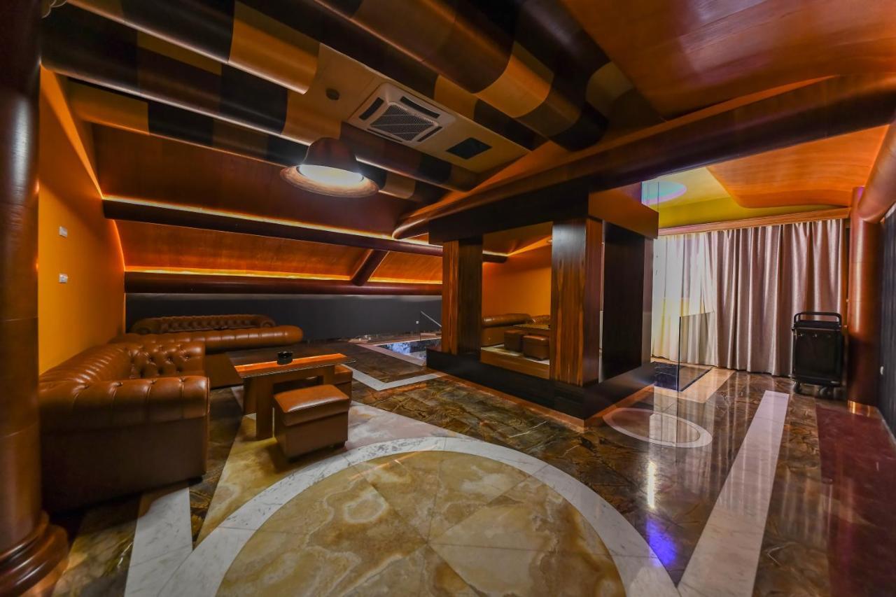 Hotel Havana לוזניצה מראה חיצוני תמונה