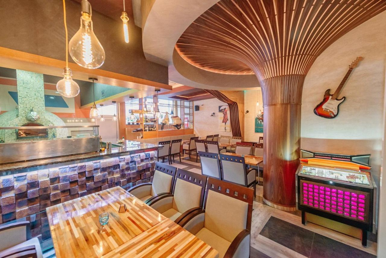 Hotel Havana לוזניצה מראה חיצוני תמונה