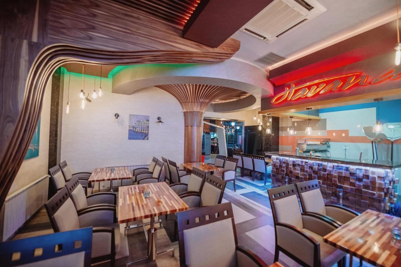 Hotel Havana לוזניצה מראה חיצוני תמונה